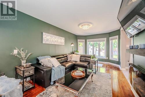 67 Laughland Lane, Guelph (Pine Ridge), ON - Indoor Photo Showing Living Room