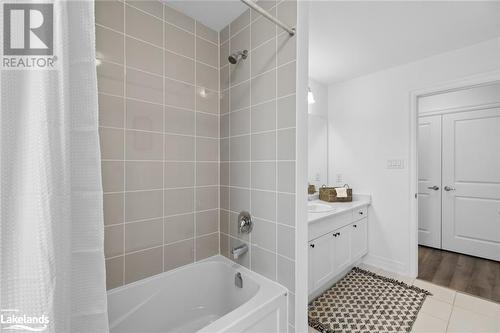 31 Chambery Street, Bracebridge, ON - Indoor Photo Showing Bathroom