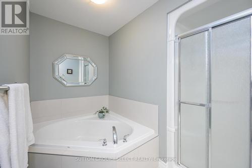 28 - 2100 Denview Avenue, London, ON - Indoor Photo Showing Bathroom