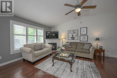 28 - 2100 Denview Avenue, London, ON - Indoor Photo Showing Living Room With Fireplace