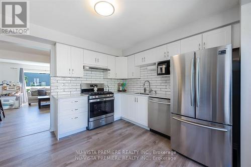 54 - 1990 Wavell Street, London, ON - Indoor Photo Showing Kitchen With Upgraded Kitchen