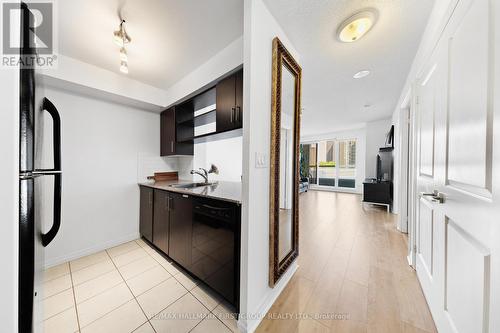 603 - 30 Herons Hill Way, Toronto (Henry Farm), ON - Indoor Photo Showing Kitchen