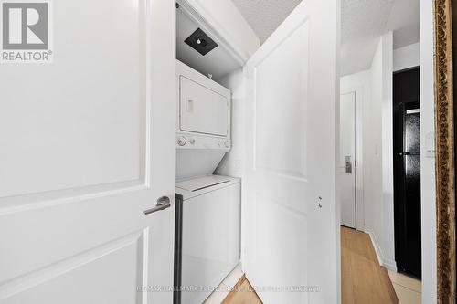 603 - 30 Herons Hill Way, Toronto (Henry Farm), ON - Indoor Photo Showing Laundry Room