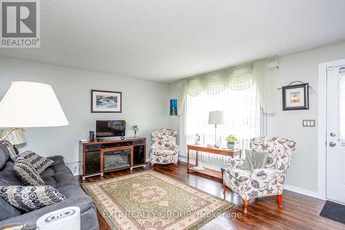 39 Clyde Street, Trent Hills (Hastings), ON - Indoor Photo Showing Living Room