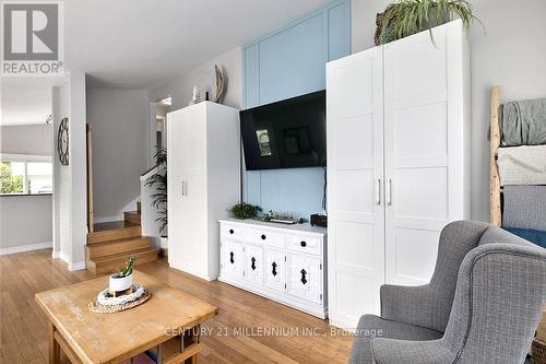 42 Niagara Street, Collingwood, ON - Indoor Photo Showing Living Room