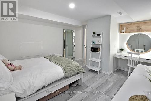 42 Niagara Street, Collingwood, ON - Indoor Photo Showing Bedroom