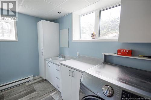 91 Dominique, Grand-Sault/Grand Falls, NB - Indoor Photo Showing Laundry Room