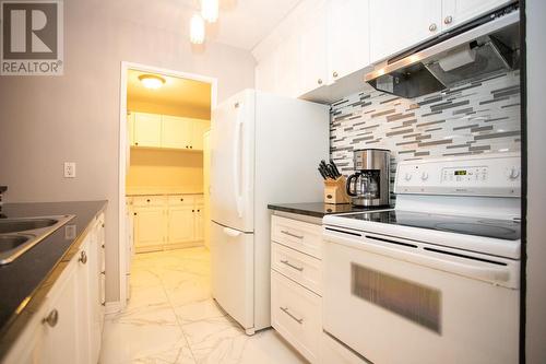 89 Pine St # 210, Sault Ste. Marie, ON - Indoor Photo Showing Kitchen