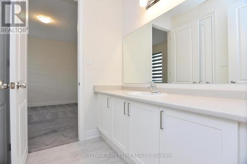 102 Rugman Crescent, Springwater (Centre Vespra), ON - Indoor Photo Showing Bathroom