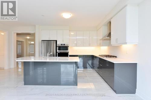 102 Rugman Crescent, Springwater (Centre Vespra), ON - Indoor Photo Showing Kitchen With Upgraded Kitchen