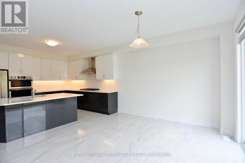 102 Rugman Crescent, Springwater (Centre Vespra), ON - Indoor Photo Showing Kitchen