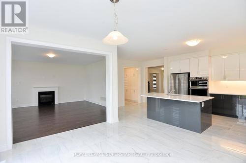 102 Rugman Crescent, Springwater (Centre Vespra), ON - Indoor Photo Showing Kitchen