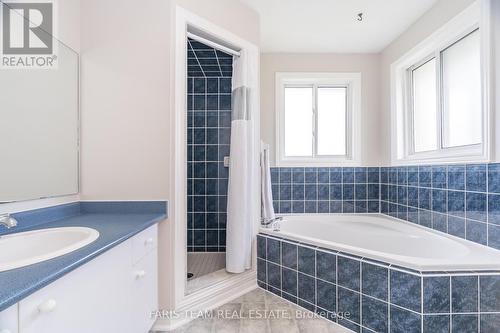 19 Sumac Street, Barrie (Innis-Shore), ON - Indoor Photo Showing Bathroom