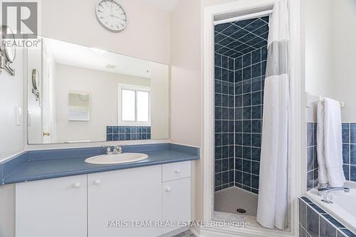 19 Sumac Street, Barrie (Innis-Shore), ON - Indoor Photo Showing Bathroom