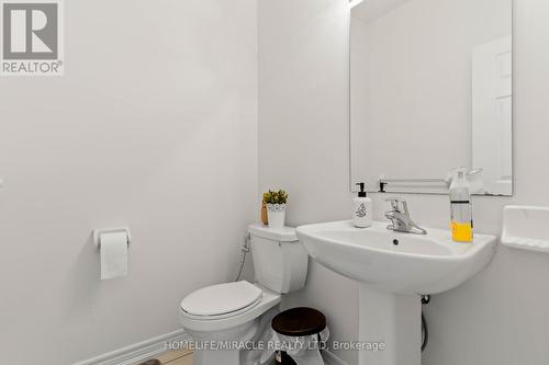 150 Remembrance Road, Brampton (Northwest Brampton), ON - Indoor Photo Showing Bathroom