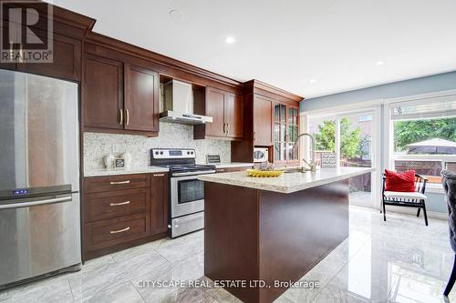 6349 Amber Glen Drive, Mississauga (Lisgar), ON - Indoor Photo Showing Kitchen