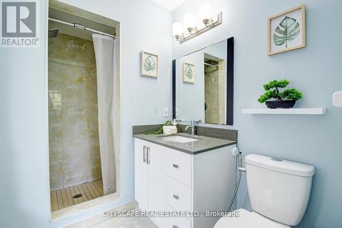 6349 Amber Glen Drive, Mississauga (Lisgar), ON - Indoor Photo Showing Bathroom