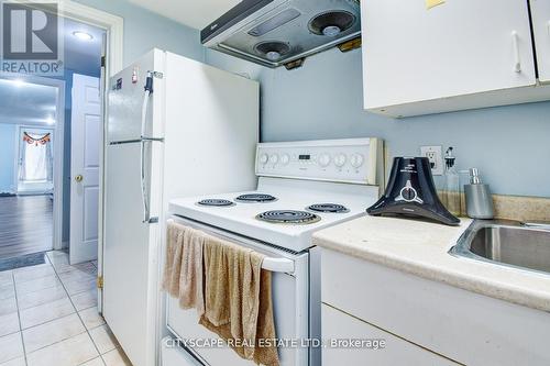 6349 Amber Glen Drive, Mississauga (Lisgar), ON - Indoor Photo Showing Kitchen