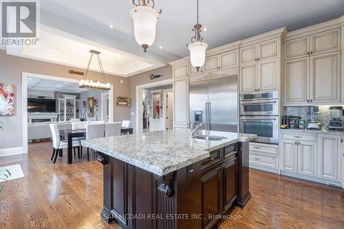 2513 Sharon Crescent, Mississauga (Erindale), ON - Indoor Photo Showing Kitchen With Upgraded Kitchen