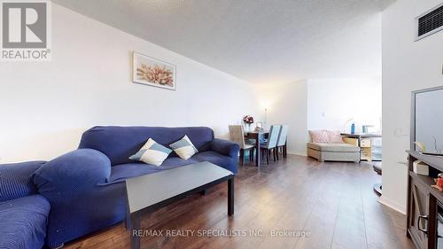 2606 - 550 Webb Drive, Mississauga (City Centre), ON - Indoor Photo Showing Living Room