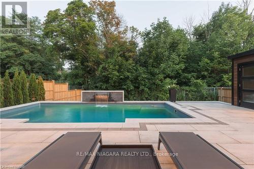 15 Fedorkow Lane, Niagara-On-The-Lake, ON - Outdoor With In Ground Pool With Backyard