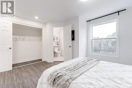 22 Francis Street, Hamilton, ON - Indoor Photo Showing Bedroom