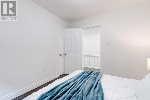 22 Francis Street, Hamilton, ON - Indoor Photo Showing Bedroom