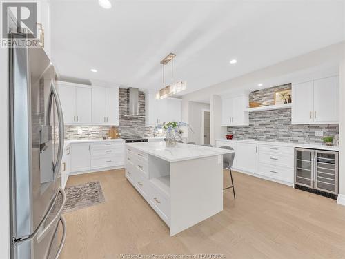 162 Whelan Drive, Amherstburg, ON - Indoor Photo Showing Kitchen With Upgraded Kitchen