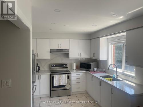 90 Laurelhurst Crescent, Vaughan (Vellore Village), ON - Indoor Photo Showing Kitchen