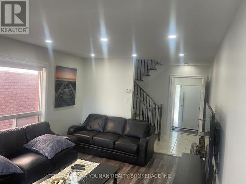 90 Laurelhurst Crescent, Vaughan (Vellore Village), ON - Indoor Photo Showing Living Room