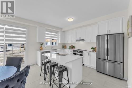 40 Sandhill Crescent, Adjala-Tosorontio (Colgan), ON - Indoor Photo Showing Kitchen With Upgraded Kitchen