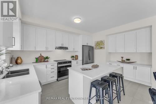 40 Sandhill Crescent, Adjala-Tosorontio (Colgan), ON - Indoor Photo Showing Kitchen With Double Sink With Upgraded Kitchen