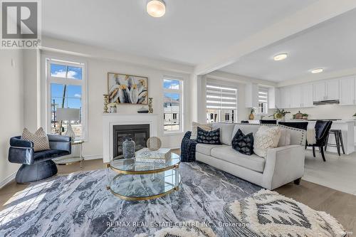 40 Sandhill Crescent, Adjala-Tosorontio (Colgan), ON - Indoor Photo Showing Living Room With Fireplace