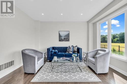 104 Kirby Avenue, Collingwood, ON - Indoor Photo Showing Living Room