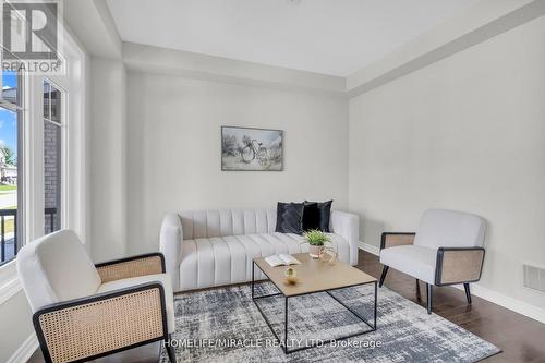 104 Kirby Avenue, Collingwood, ON - Indoor Photo Showing Living Room