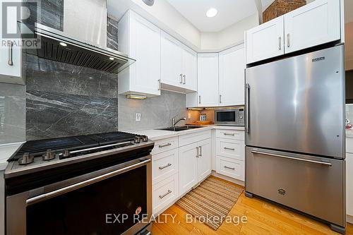 2884 Sunnydale Lane, Ramara (Brechin), ON - Indoor Photo Showing Kitchen With Double Sink With Upgraded Kitchen