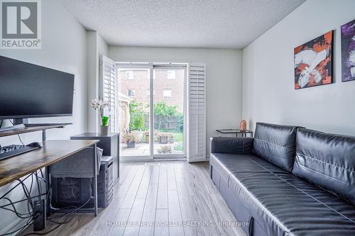 46 - 7155 Magistrate Terrace, Mississauga (Meadowvale Village), ON - Indoor Photo Showing Living Room