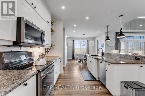 505 Eldon Station Road, Kawartha Lakes (Woodville), ON - Indoor Photo Showing Kitchen With Upgraded Kitchen