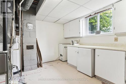 1163 Michael Street, London, ON - Indoor Photo Showing Laundry Room