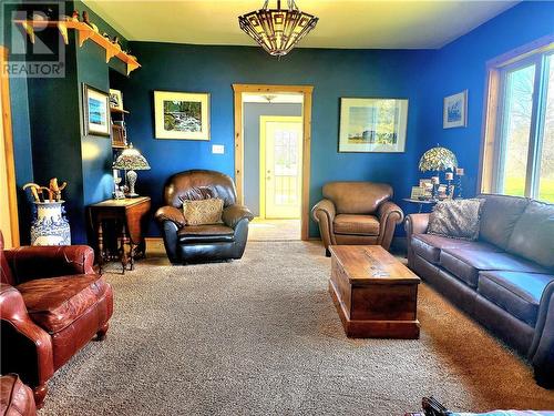 58 Franks Road E, Mindemoya, ON - Indoor Photo Showing Living Room