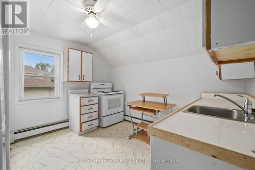 2 Dean Drive, Brighton, ON - Indoor Photo Showing Kitchen