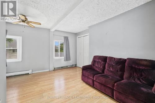 2 Dean Drive, Brighton, ON - Indoor Photo Showing Living Room