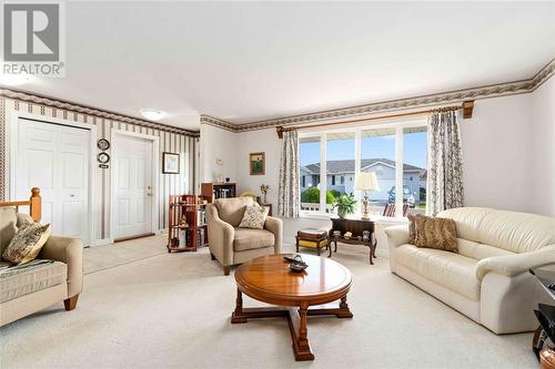 5700 Blackwell Sideroad Unit# 52, Sarnia, ON - Indoor Photo Showing Living Room