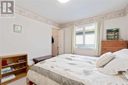 5700 Blackwell Sideroad Unit# 52, Sarnia, ON - Indoor Photo Showing Bedroom