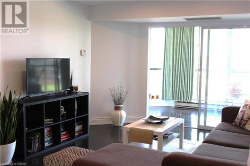 265 Westcourt Place Unit# 605, Waterloo, ON - Indoor Photo Showing Living Room