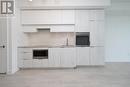 4104 - 8 Eglinton Avenue E, Toronto (Mount Pleasant West), ON  -  Photo Showing Kitchen 