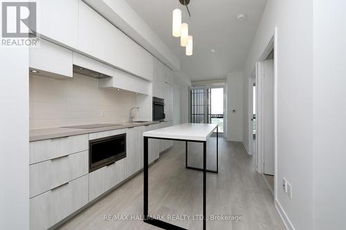 4104 - 8 Eglinton Avenue E, Toronto (Mount Pleasant West), ON - Indoor Photo Showing Kitchen