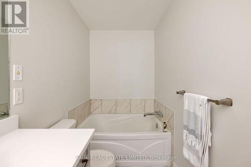 312 Silk Twist Drive, East Gwillimbury, ON - Indoor Photo Showing Bathroom