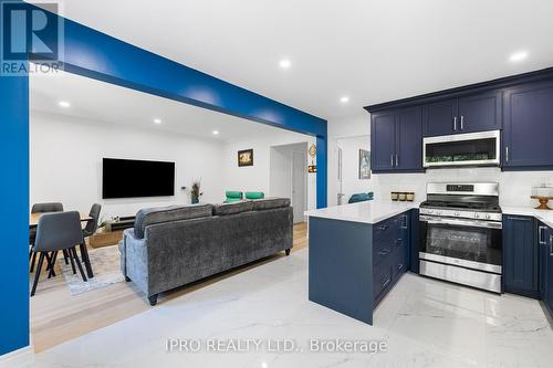 3335 Dovetail Mews, Mississauga (Erin Mills), ON - Indoor Photo Showing Kitchen