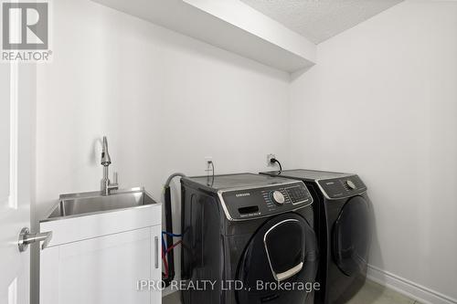 3335 Dovetail Mews, Mississauga (Erin Mills), ON - Indoor Photo Showing Laundry Room